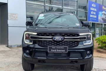 Ford Everest Platinum 4×2 2.0L AT10
