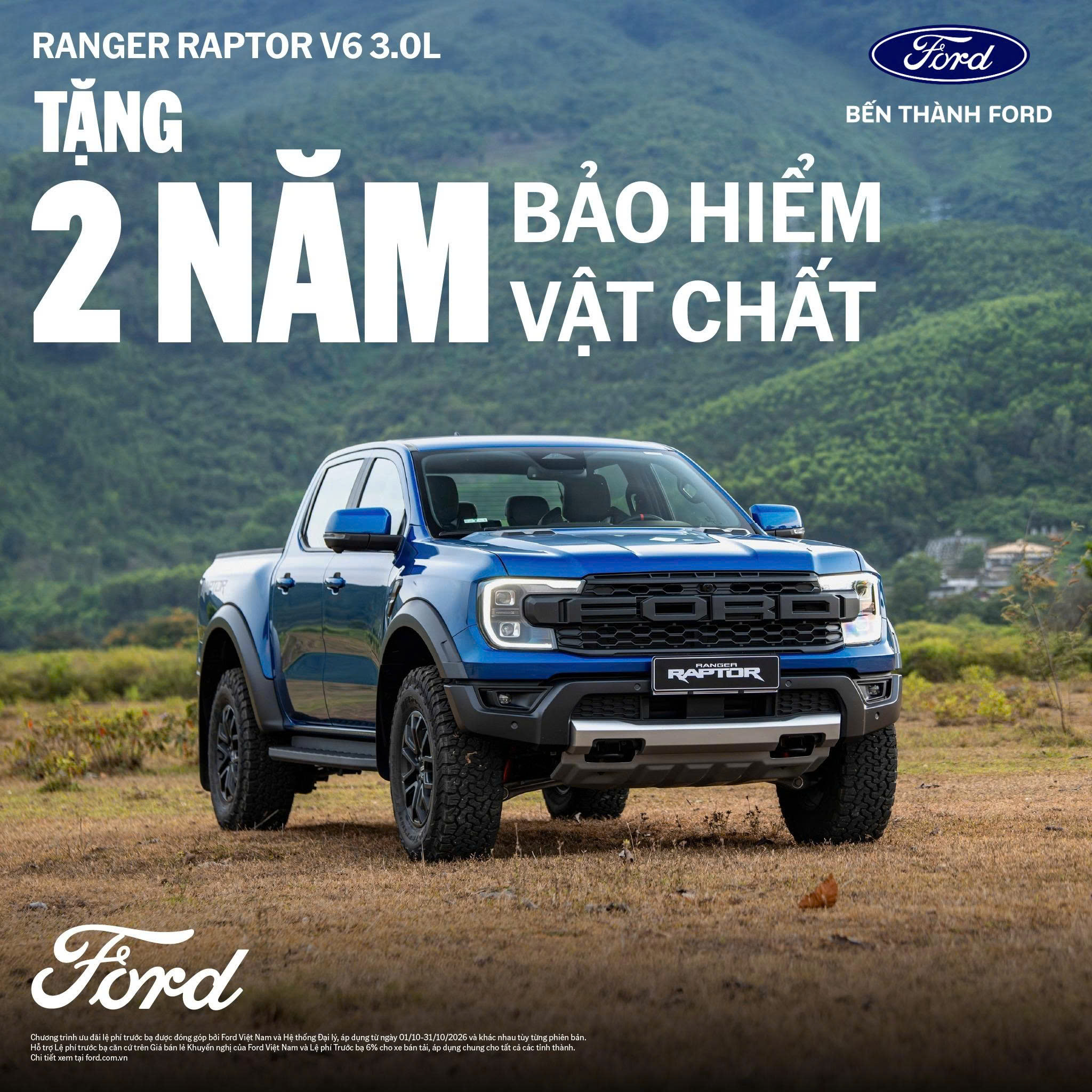 Ford Ranger Raptor mới màu xanh chạy off-road