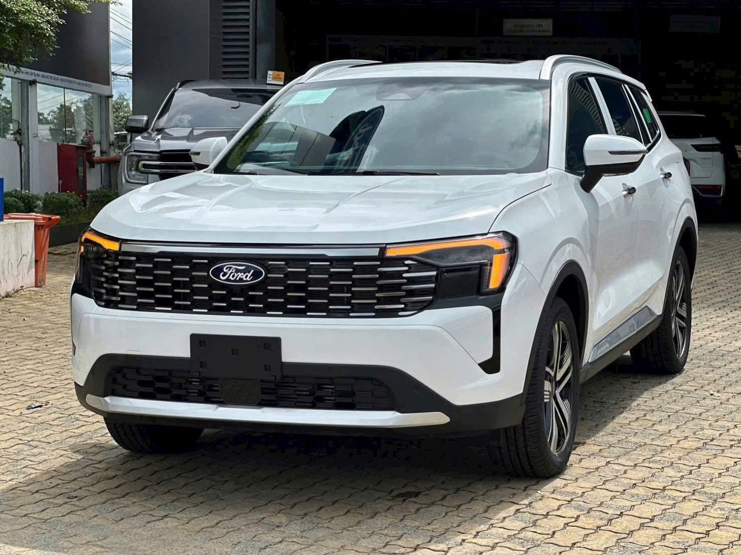 ford territory mới màu trắng